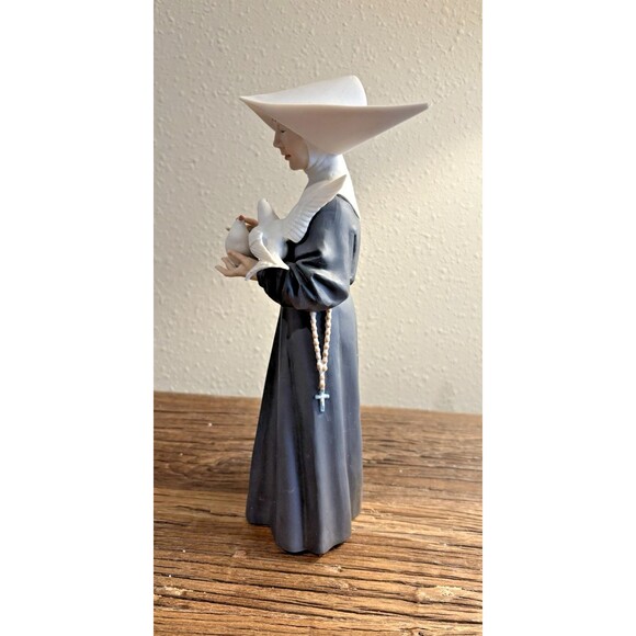 ALGORA Nun and Doves Made in Spain Figurine Used - Picture 7 of 14